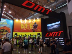 Ale! Ale!! Ale!!! :-) Co to tady vidíme? No tady napravo! Přece expozici DMT!